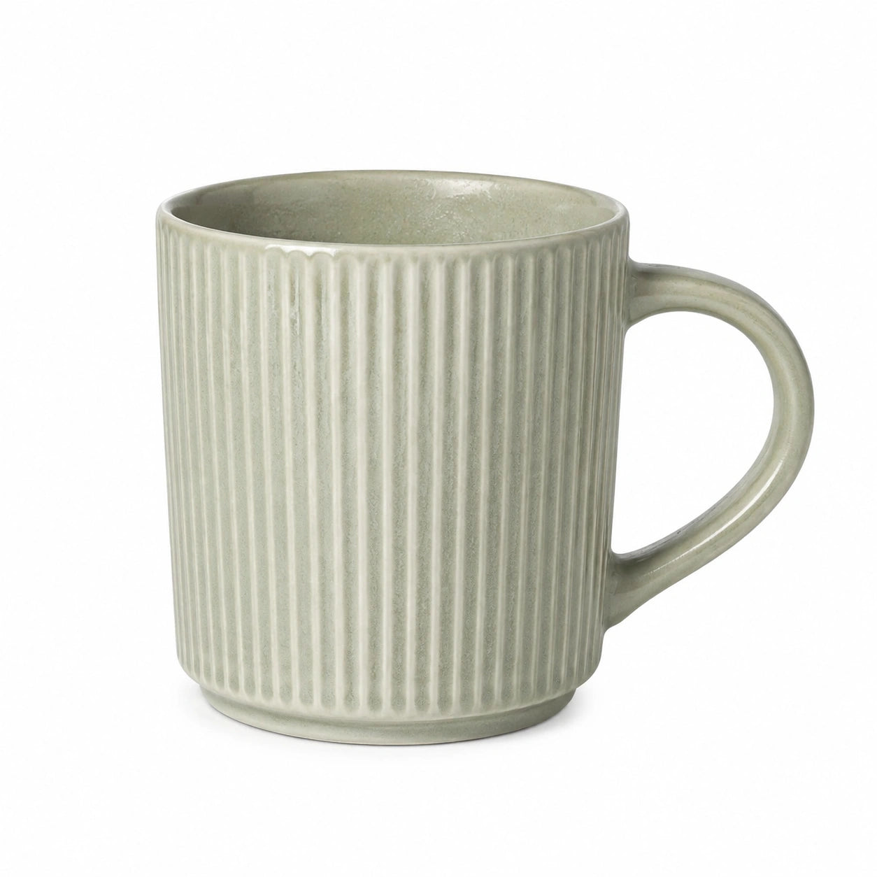 Mug 350 ml en céramique vert sauge à relief strié